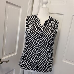 NWT Rosie Glow Navy Zig Zag Sleeveless Lightweight Button Front Blouse Size Lge.